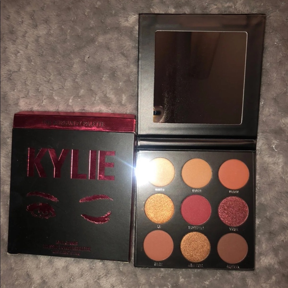 The Burgundy Palette Kyshadow